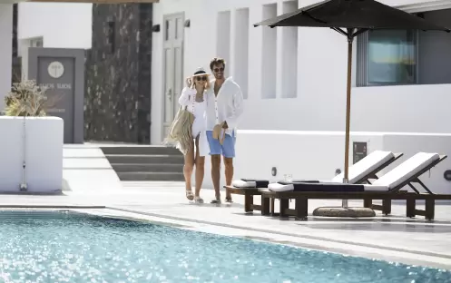 AKRATOS POOLSIDE BAR